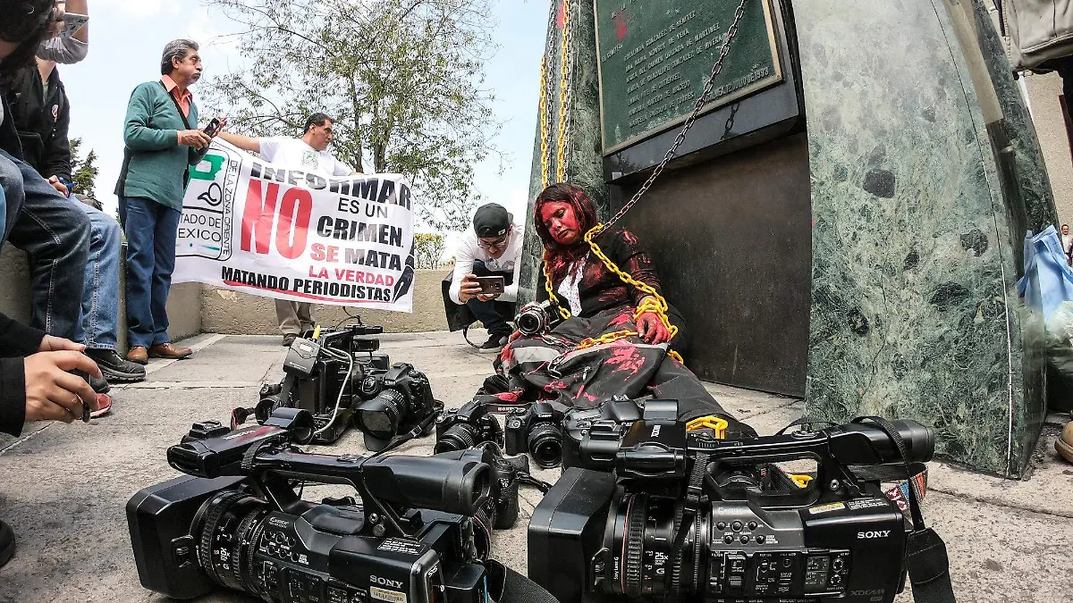 PROTESTA DE PERIODISTAS daniel camacho  (9)